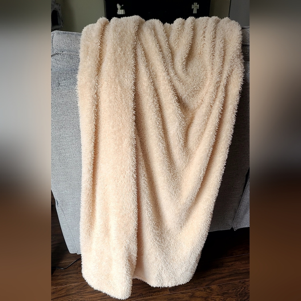 Plush Cream Cozy Throw Blanket